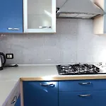 Nela 温克兰